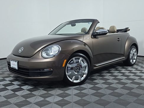 Used 2013 Volkswagen Beetle 2.5 70's Edition FWD image 1