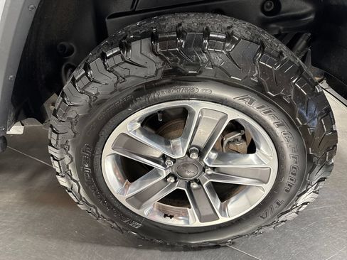 Used 2021 Jeep Wrangler Unlimited Sahara AWD/4WD image 12