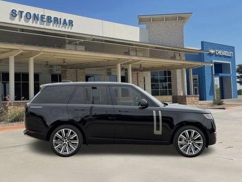 Used 2023 Land Rover Range Rover SE AWD/4WD image 4