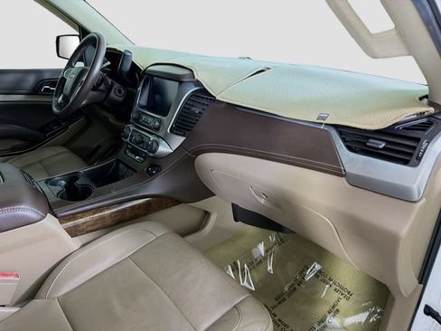 Used 2018 Chevrolet Suburban LT RWD image 31