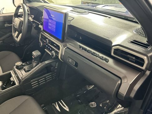 Used 2024 Toyota Tacoma TRD Sport image 27