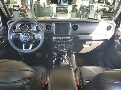 Used 2023 Jeep Gladiator Overland image 10