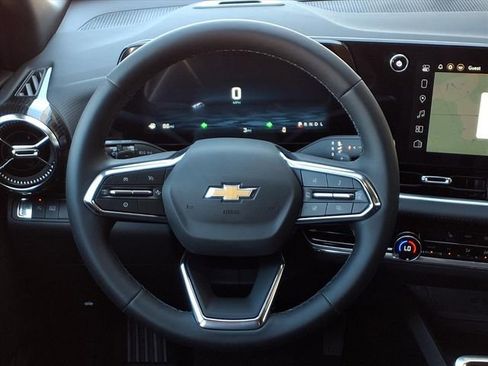 New 2026 Chevrolet Equinox LT w/ Convenience Package II FWD image 19