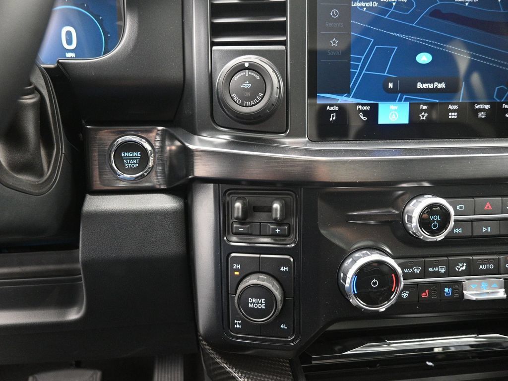 New 2026 Ford F250 Lariat w/ Black Appearance Package AWD/4WD image 19