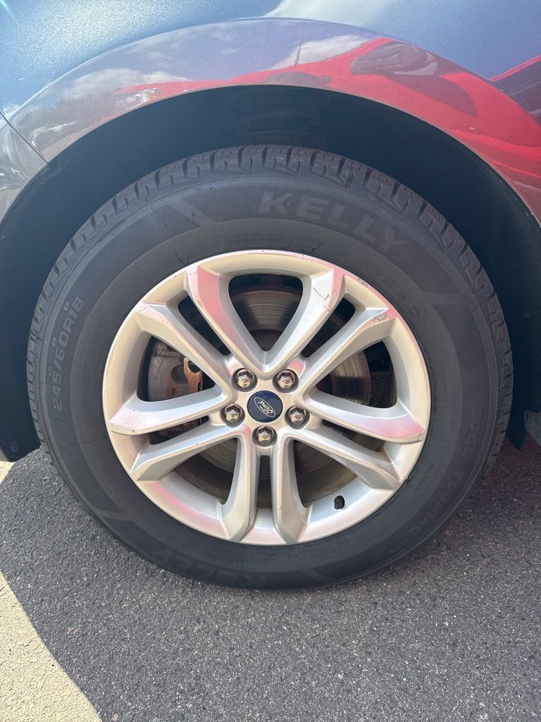 Used 2019 Ford Edge SEL w/ Cold Weather Package AWD/4WD image 21