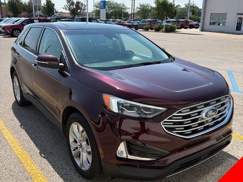 Used 2020 Ford Edge Titanium w/ Equipment Group 301A AWD/4WD image 2