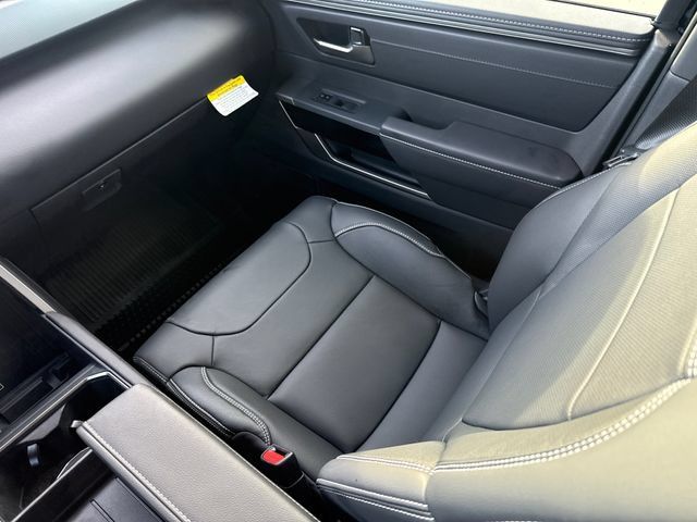 Used 2026 Toyota Tundra Limited AWD/4WD image 15