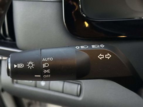 Used 2024 Nissan Pathfinder SV image 24