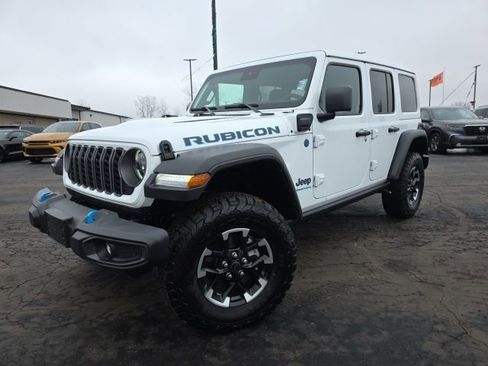 Used 2025 Jeep Wrangler Unlimited Rubicon 4xe w/ Convenience Group image 2