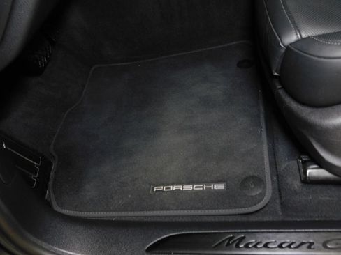 Used 2021 Porsche Macan GTS AWD/4WD image 29