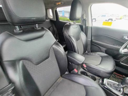 Used 2019 Jeep Compass Latitude AWD/4WD image 11