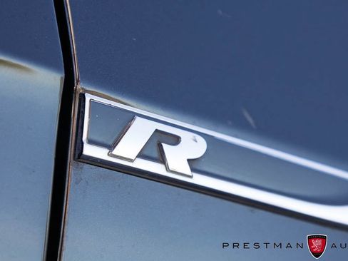Used 2017 Volkswagen Golf R 4-Door AWD/4WD image 8