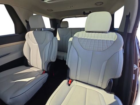 Used 2023 Hyundai Palisade Limited AWD/4WD image 13