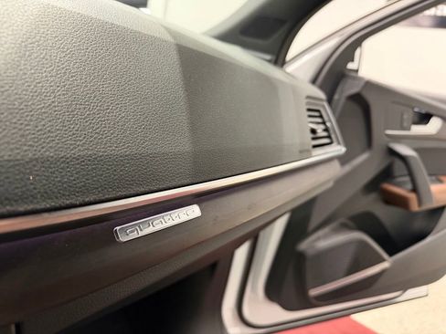 Used 2019 Audi Q5 Prestige w/ Prestige Package AWD/4WD image 44