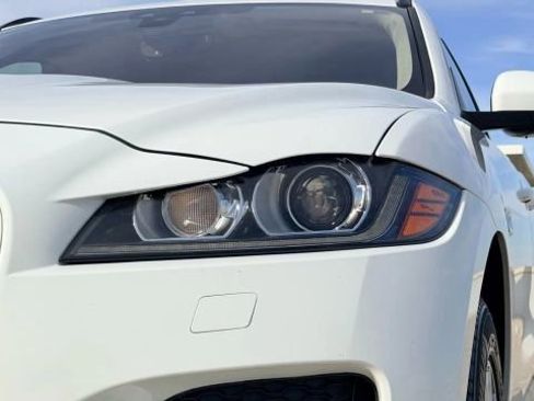 Used 2019 Jaguar F-PACE Prestige image 48