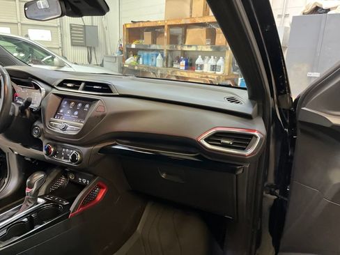 Used 2022 Chevrolet TrailBlazer RS AWD/4WD image 32