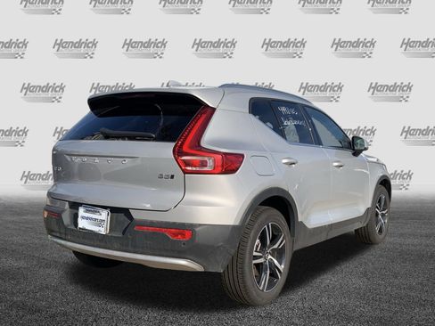 Used 2025 Volvo XC40 B5 Core image 10