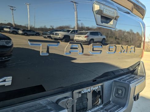 Used 2025 Toyota Tacoma SR image 11