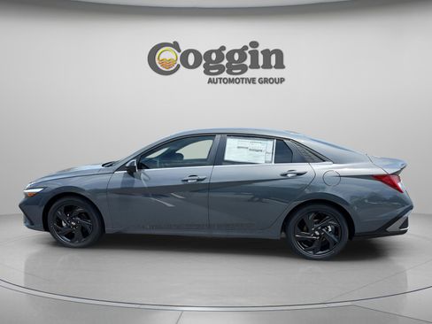 New 2026 Hyundai Elantra SEL Sport Premium FWD image 2