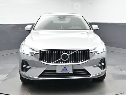 Used 2023 Volvo XC60 B5 Plus w/ Climate Package AWD/4WD image 3