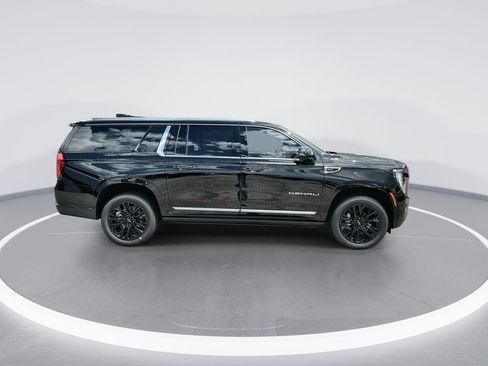New 2026 GMC Yukon XL Denali w/ Sun & Power Step Package RWD image 9