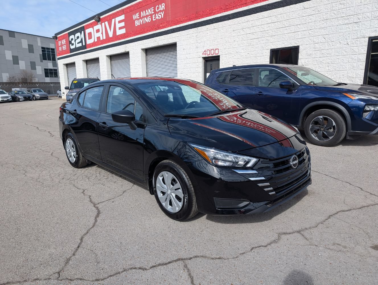 Used 2025 Nissan Versa S w/ Trunk Package FWD image 4