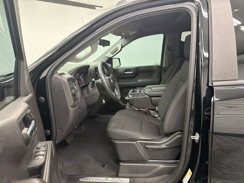 Used 2021 Chevrolet Silverado 1500 Custom w/ LPO, Blackout Package RWD image 9