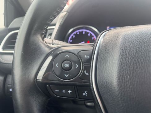 Used 2018 Toyota Camry SE FWD image 46