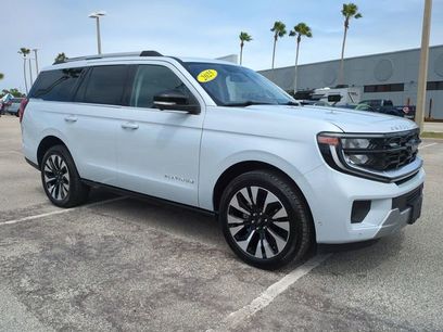 Certified 2025 Ford Expedition Platinum w/ Driver's Package