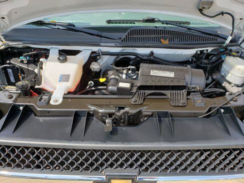 Used 2016 Chevrolet Express 3500 LT w/ LT Preferred Equipment Group RWD image 26