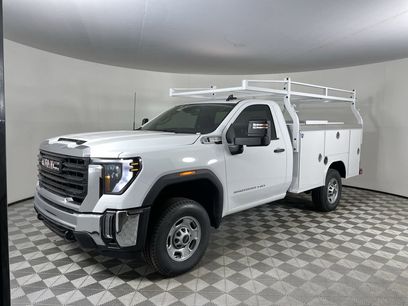 New 2025 GMC Sierra 2500 Pro w/ Convenience Package