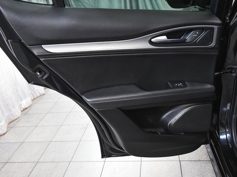 Used 2023 Alfa Romeo Stelvio Veloce image 11