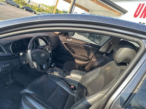 Used 2016 Kia Cadenza Premium image 12