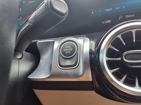 Used 2023 Mercedes-Benz GLB 250 image 26
