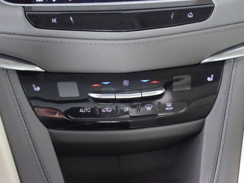 Used 2023 Cadillac XT5 Premium Luxury image 45