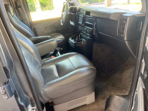 Used 2016 GMC Savana 2500 Extended image 25
