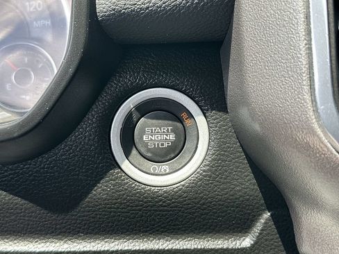 Used 2023 RAM 1500 Laramie AWD/4WD image 17
