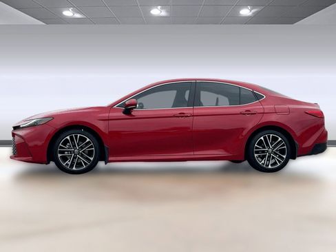 Used 2025 Toyota Camry XLE w/ Premium Package image 2