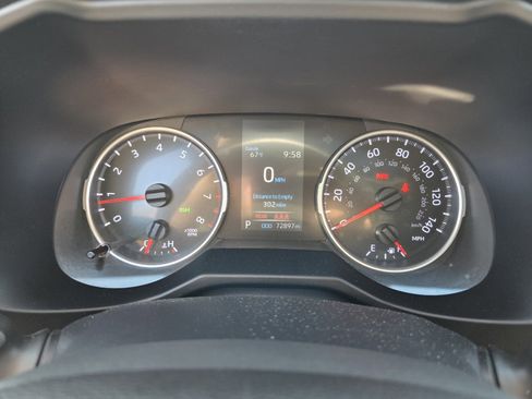 Used 2020 Toyota RAV4 XLE Premium image 31