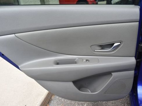 Used 2023 Hyundai Elantra SEL w/ Convenience Package FWD image 32
