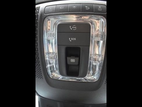 Used 2022 Mercedes-Benz GLA 250 4MATIC w/ Premium Package Lite image 19