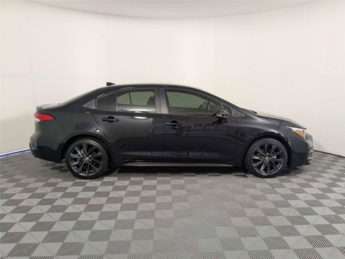 Certified 2024 Toyota Corolla SE FWD image 4