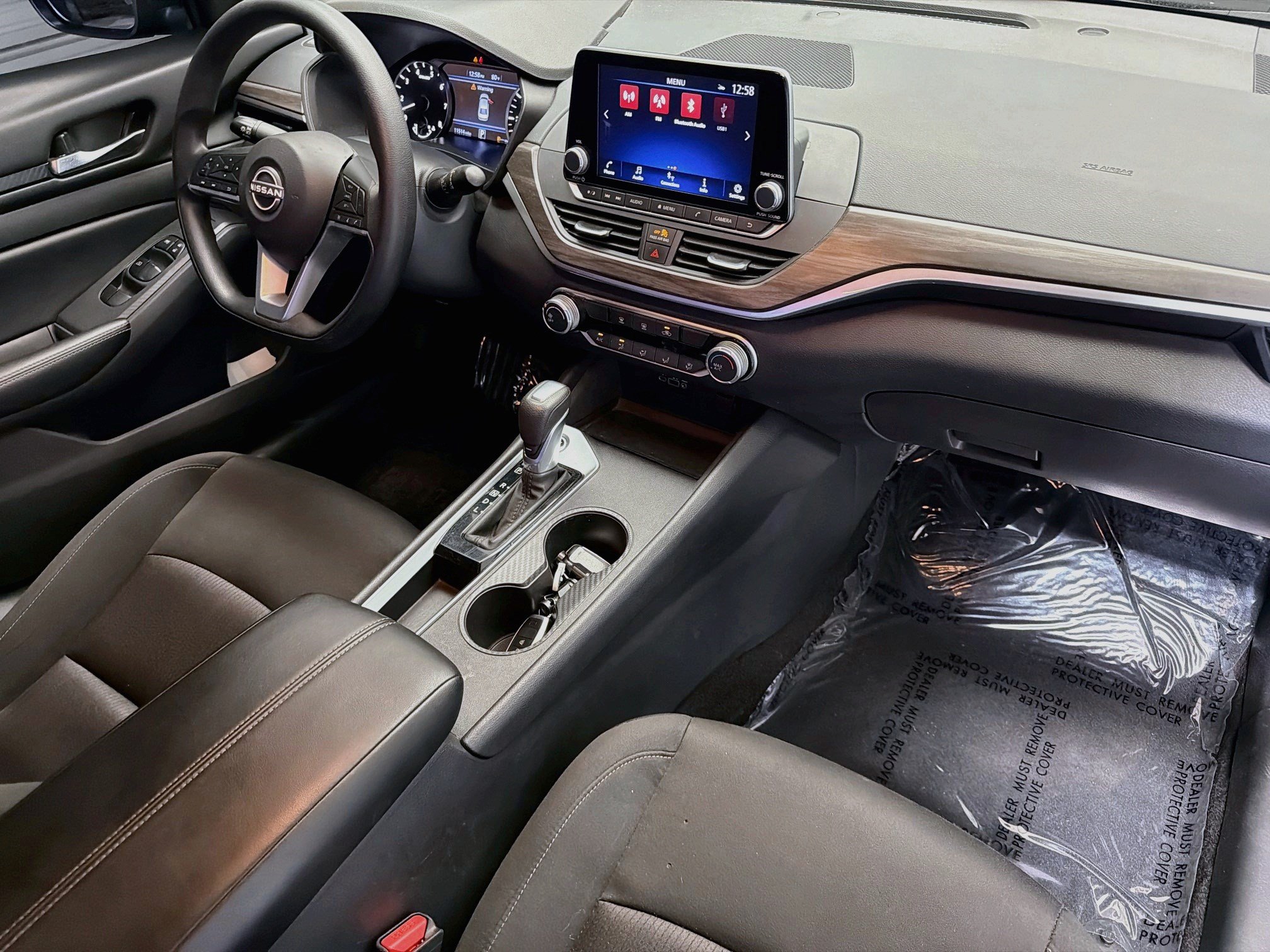 Used 2025 Nissan Altima 2.5 SV FWD image 12