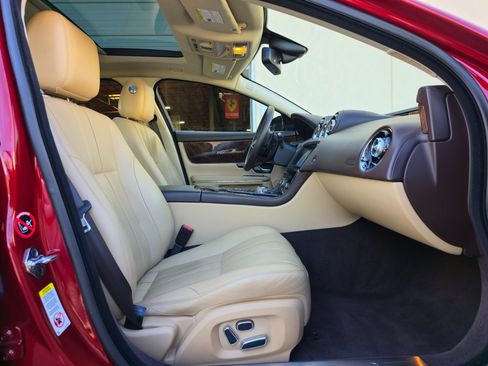 Used 2012 Jaguar XJ RWD image 24