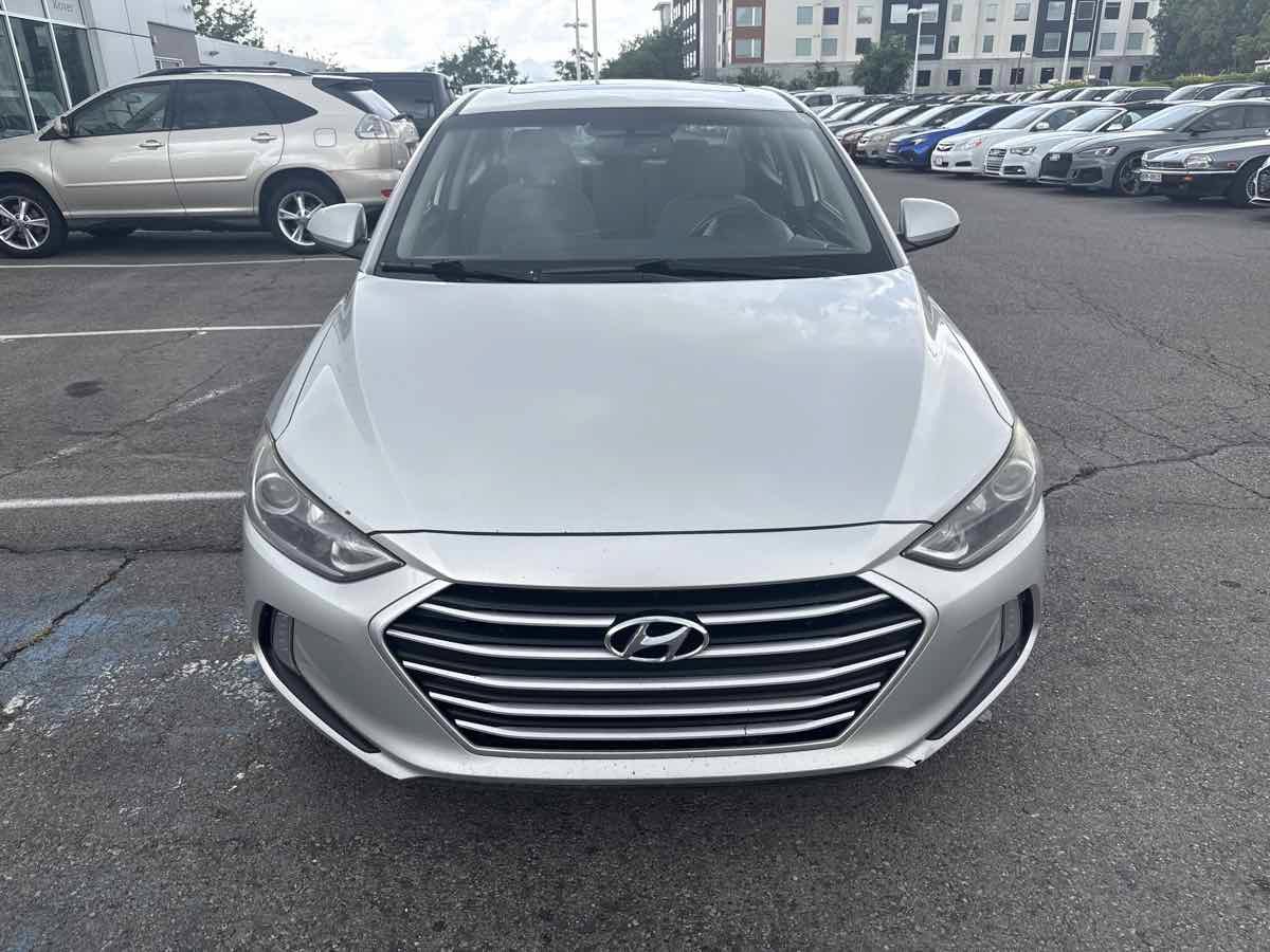 Used 2018 Hyundai Elantra Value Edition FWD image 3