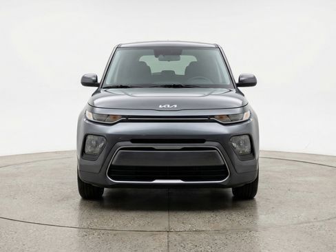 Used 2025 Kia Soul LX w/ LX Technology Package FWD image 2
