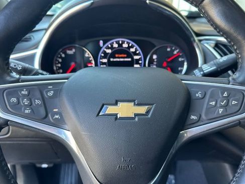 Used 2022 Chevrolet Malibu Premier FWD image 28