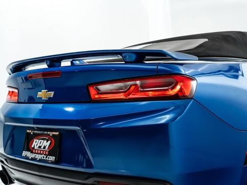 Used 2017 Chevrolet Camaro LT RWD image 12