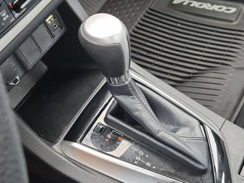 Used 2018 Toyota Corolla LE FWD image 31