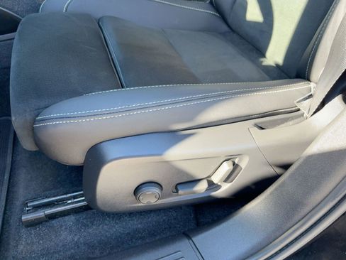 Certified 2023 Volvo C40 P8 Recharge Ultimate image 14